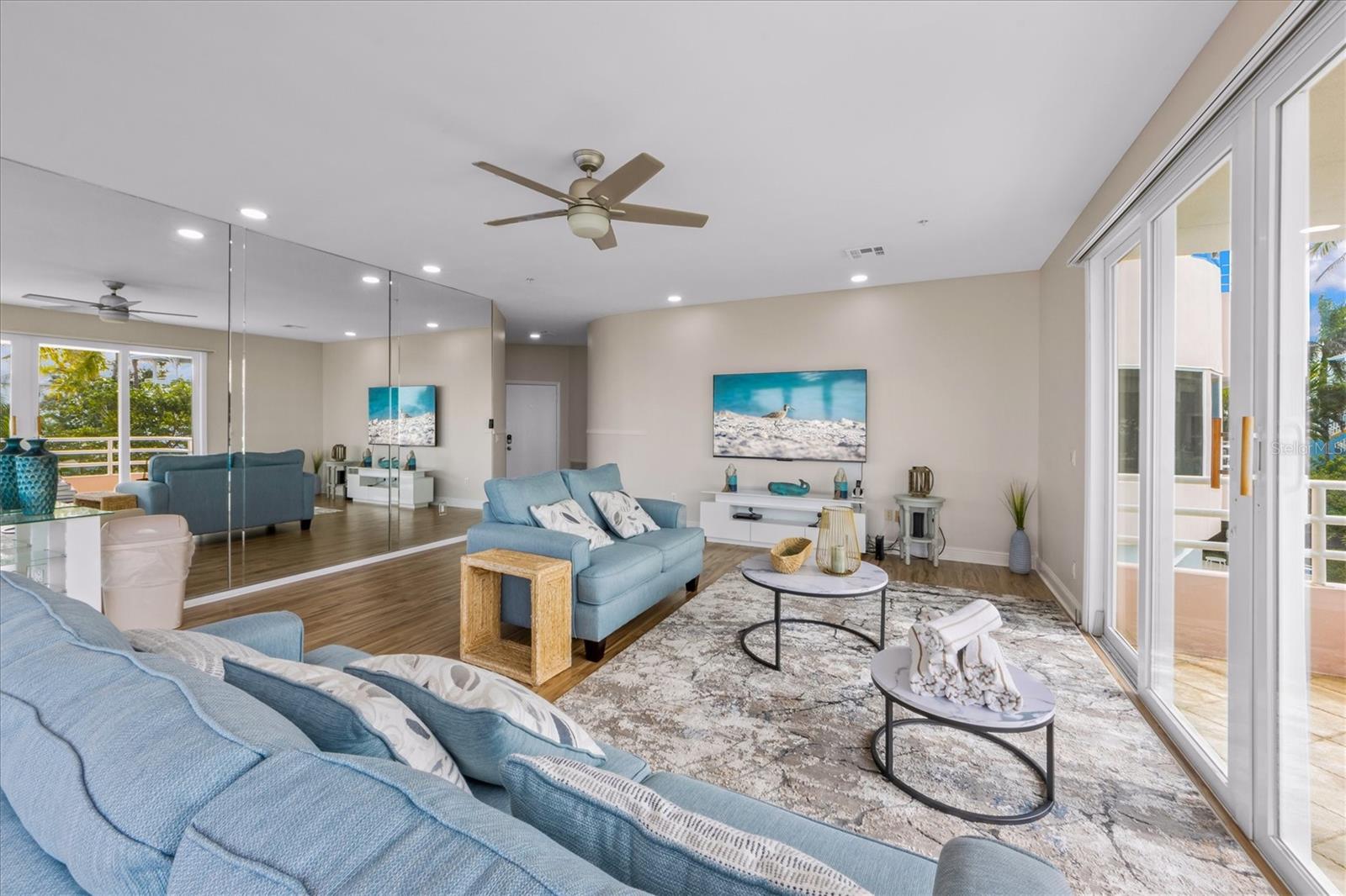 ISLAND PARADISE CONDO - Residential