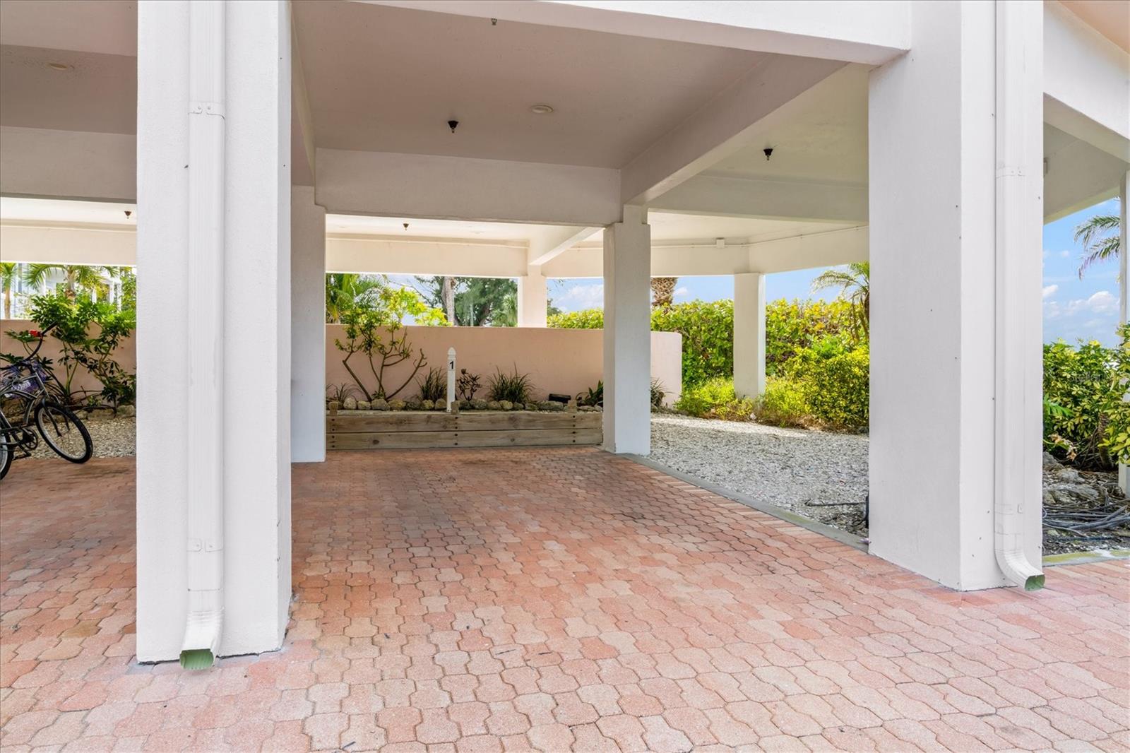 ISLAND PARADISE CONDO - Residential