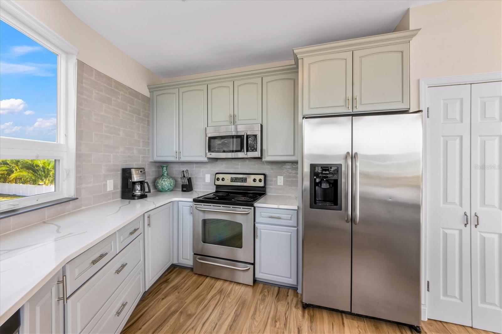 ISLAND PARADISE CONDO - Residential