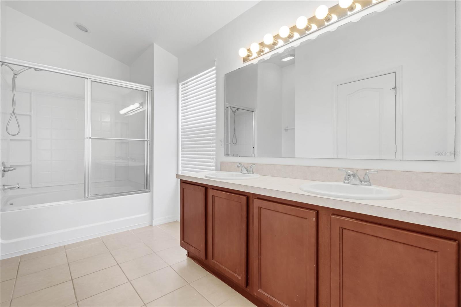 VILLAS/EAST PARK - Residential