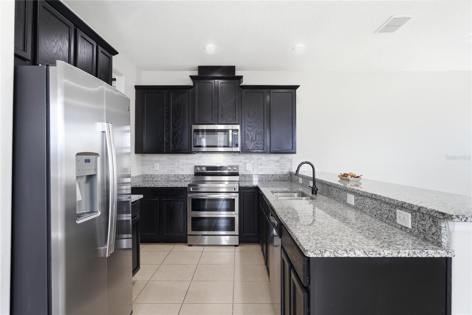 2615 GIARDINO LOOP