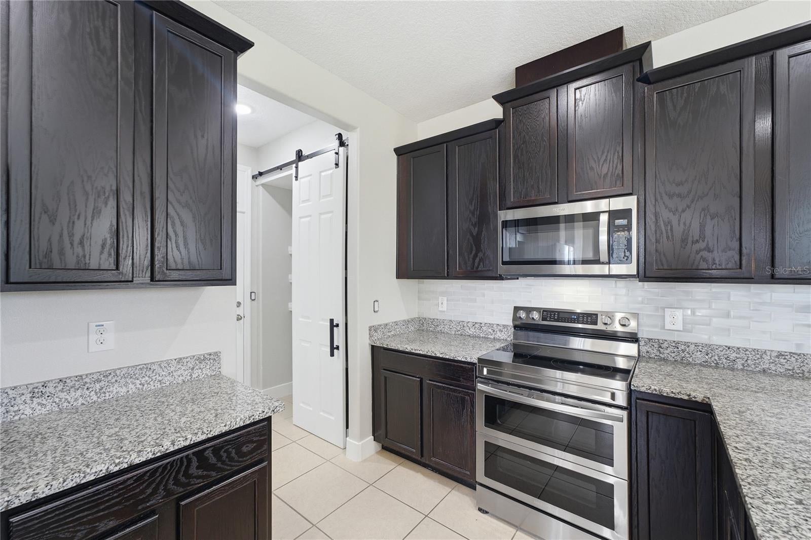 2615 GIARDINO LOOP