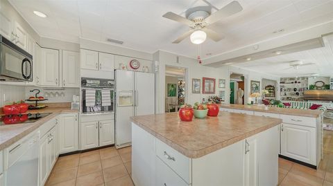 Single Family Residence in SARASOTA FL 3616 FLORES AVENUE 16.jpg