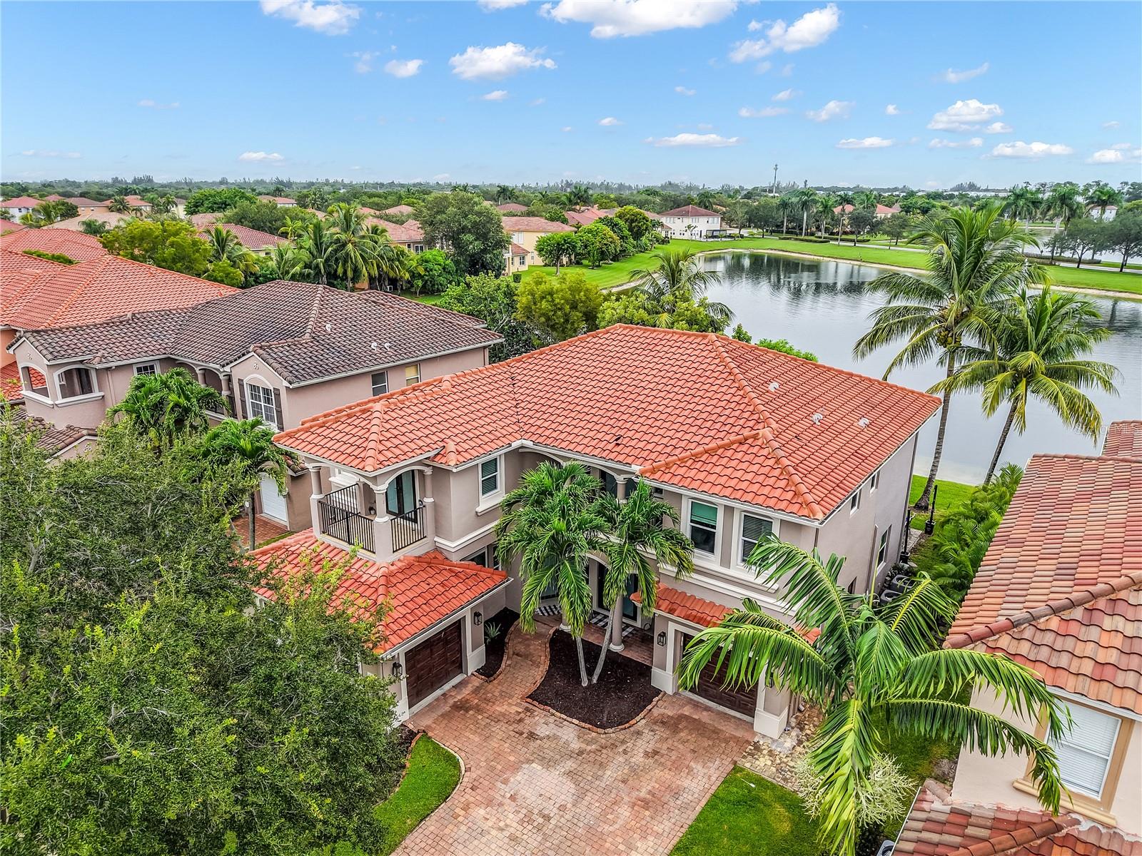 556 CRESTA CIRCLE