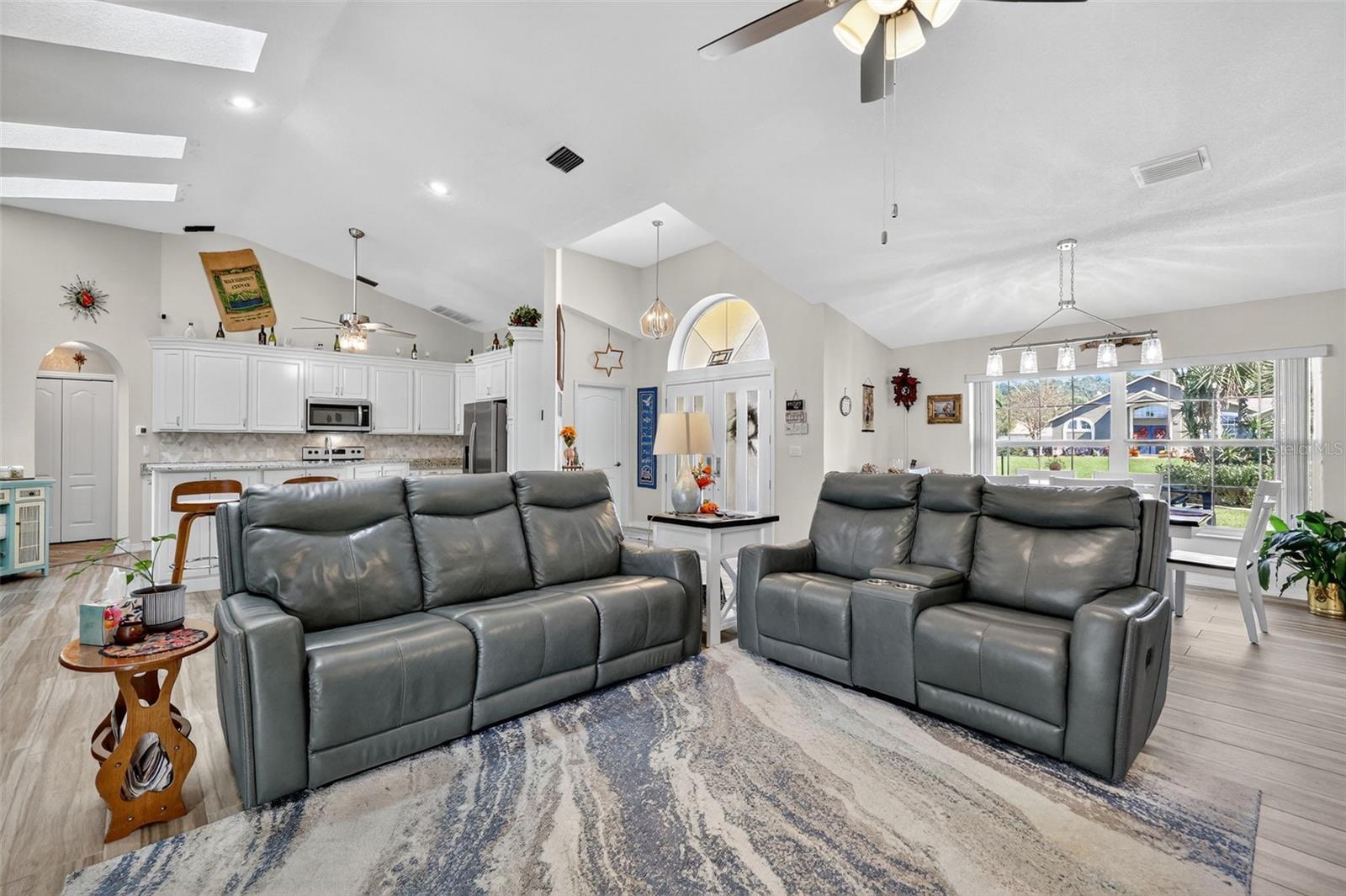 CHURCHILL - Residential