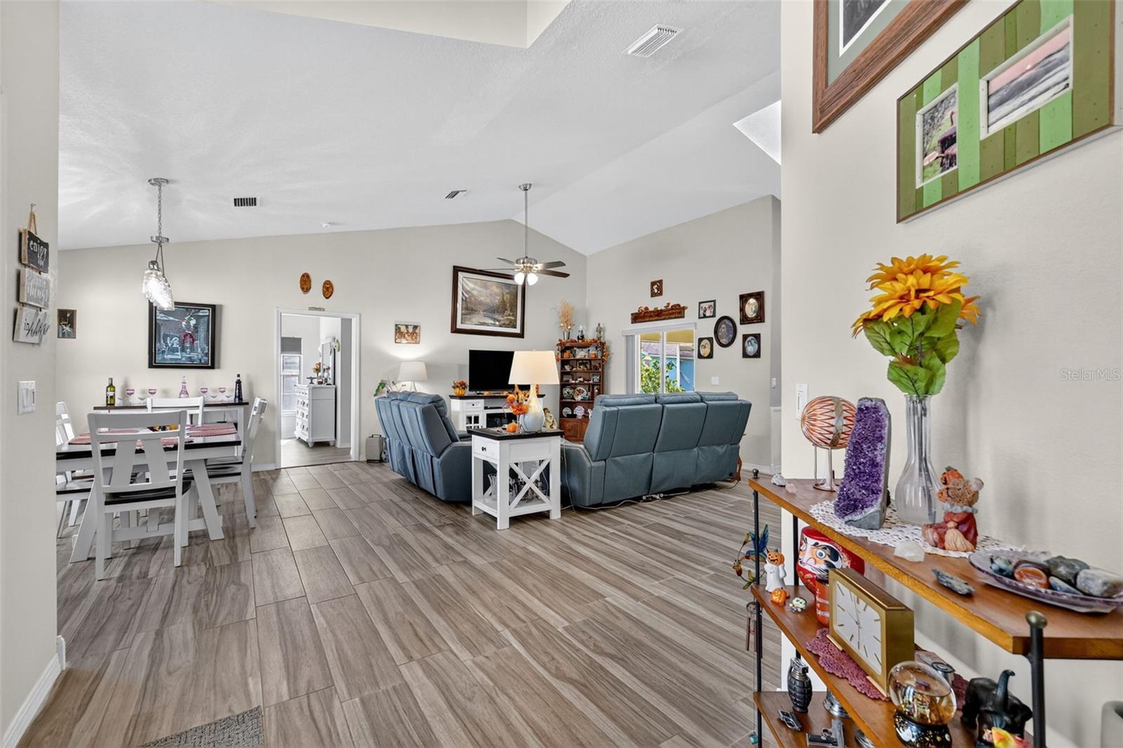 CHURCHILL - Residential