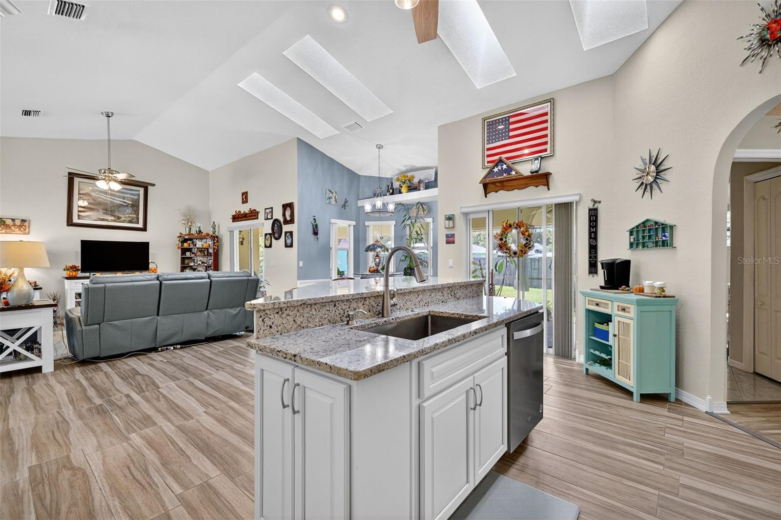 CHURCHILL - Residential