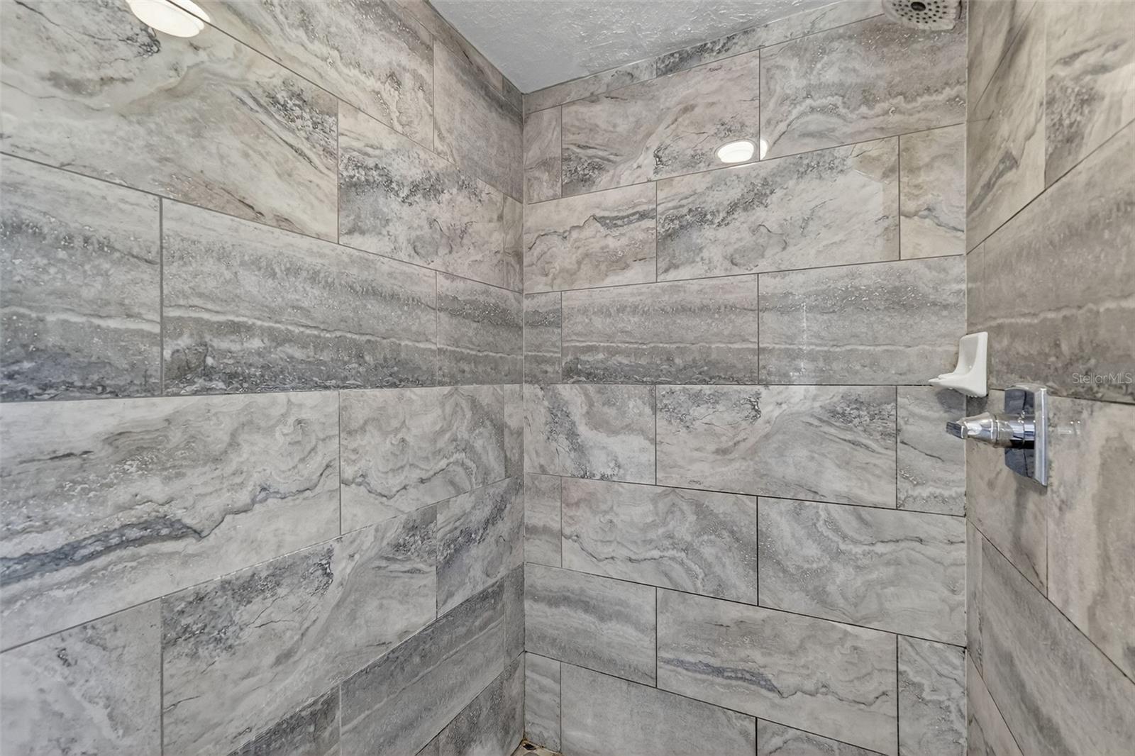 CHURCHILL - Residential