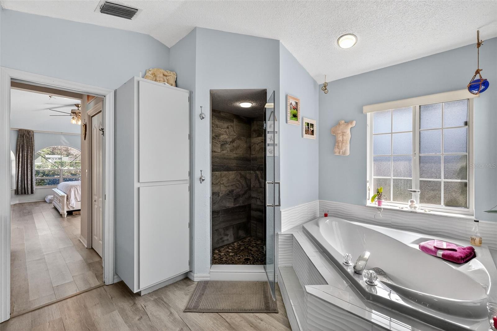 CHURCHILL - Residential