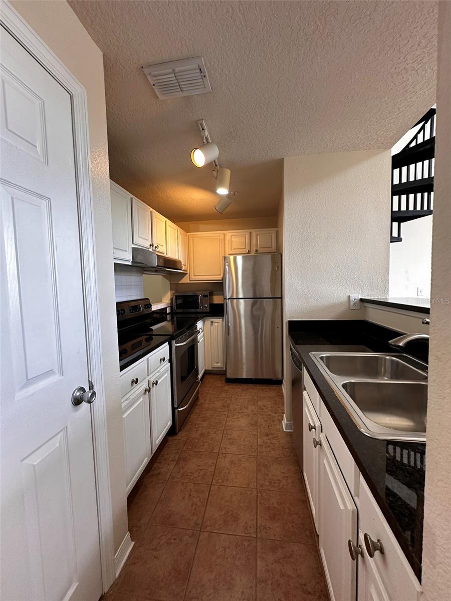 501 KNIGHTS RUN AVENUE 1327