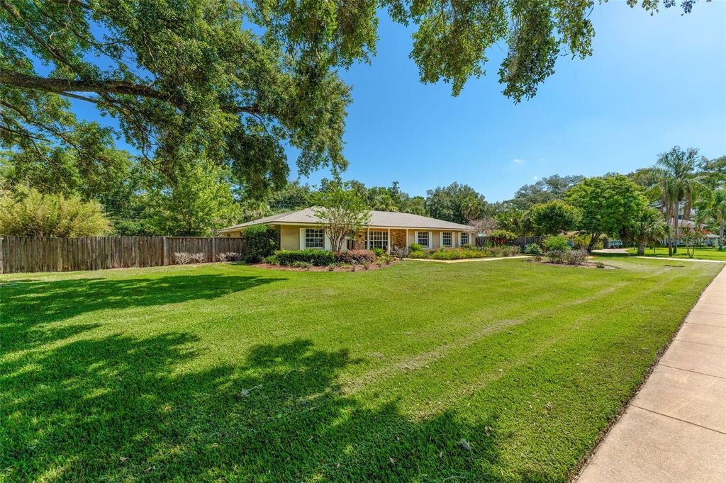 Photo of 1096 Dyson Drive, Winter Springs, FL 32708 (MLS # S5127598)