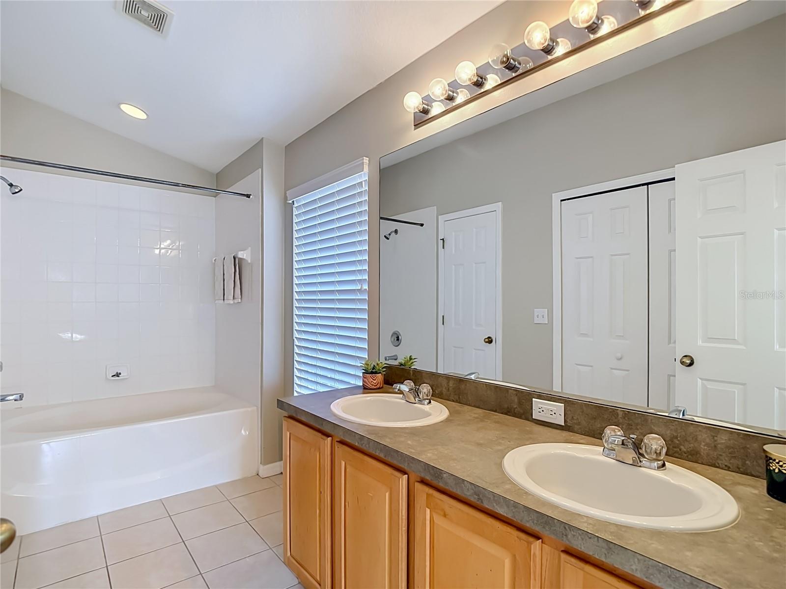 SADDLE CREEK MANOR - Residential