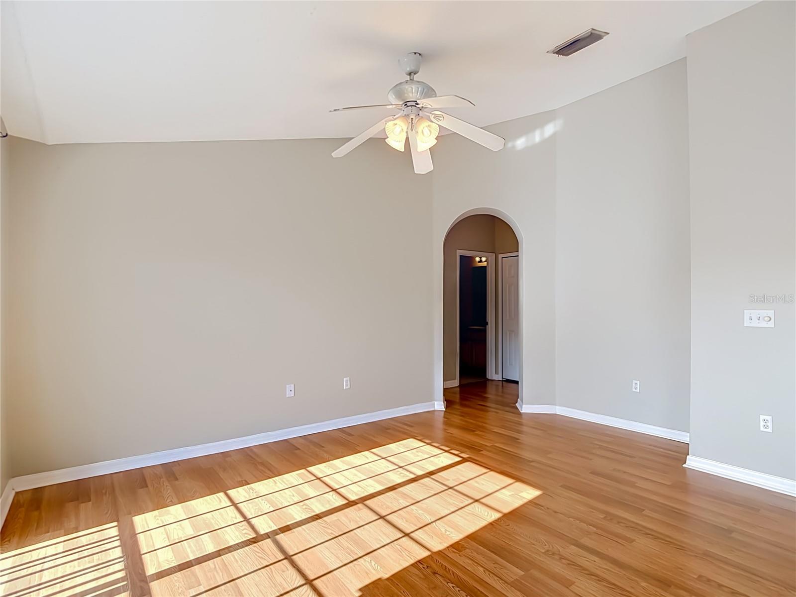 SADDLE CREEK MANOR - Residential