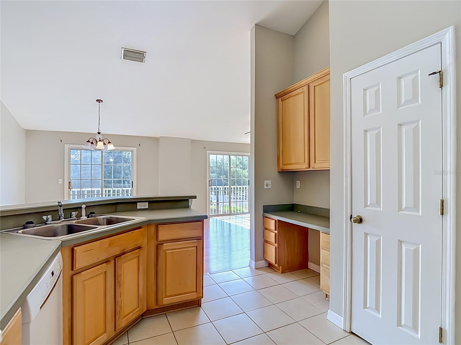 SADDLE CREEK MANOR - Residential