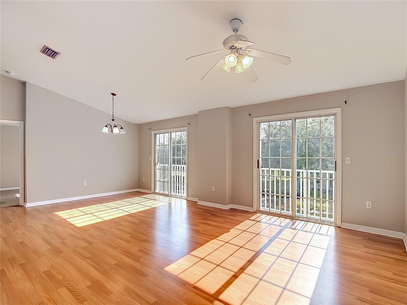 SADDLE CREEK MANOR - Residential