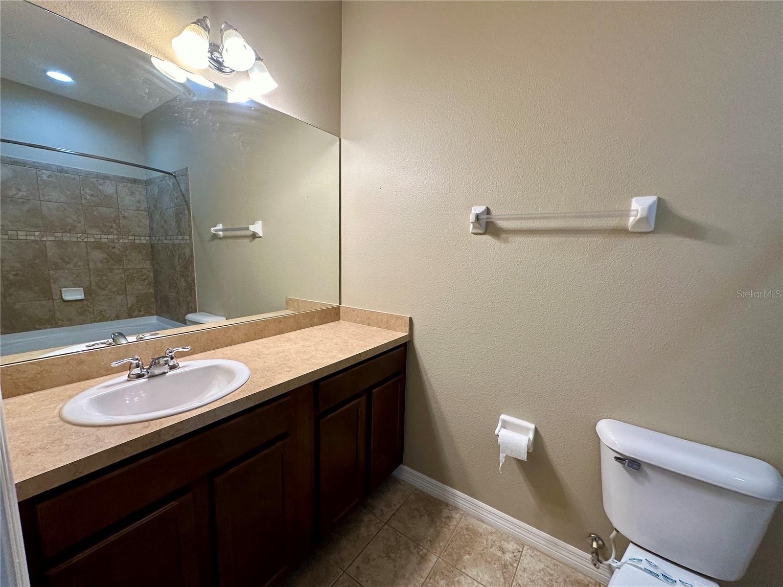 FISHHAWK RANCH TWNHMS PH - Residential Lease