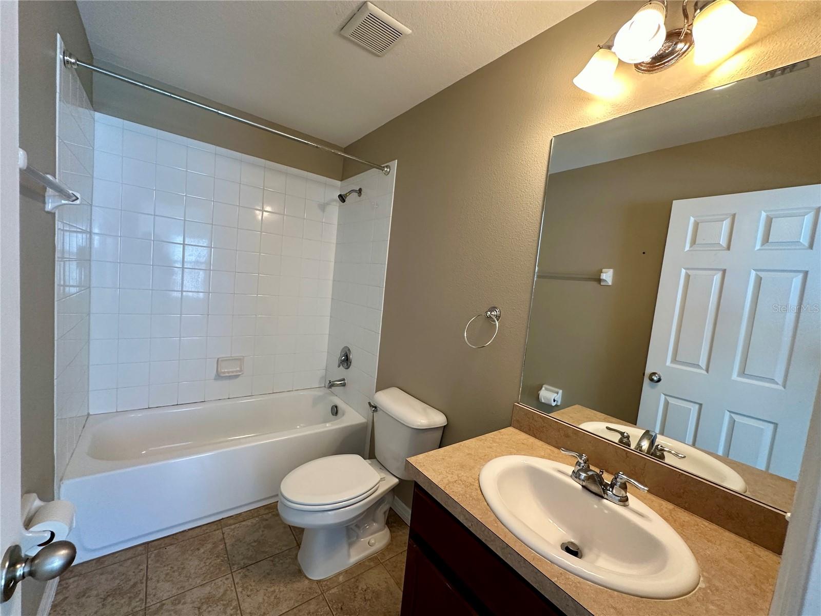 FISHHAWK RANCH TWNHMS PH - Residential Lease