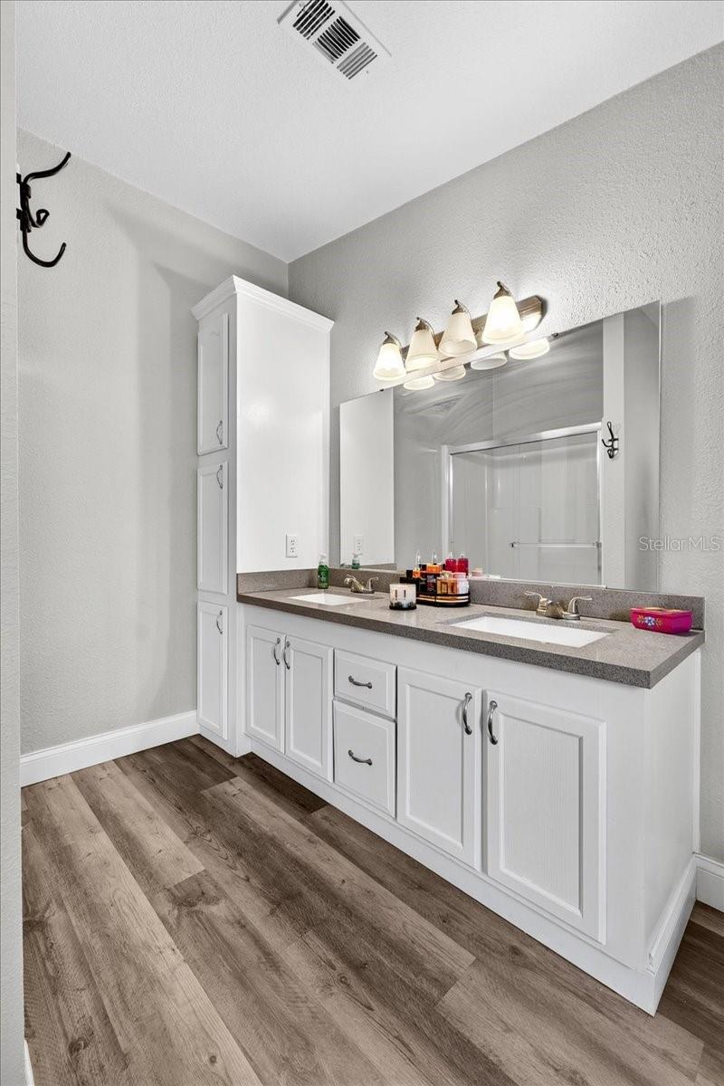 MARIANA WOODS - Residential