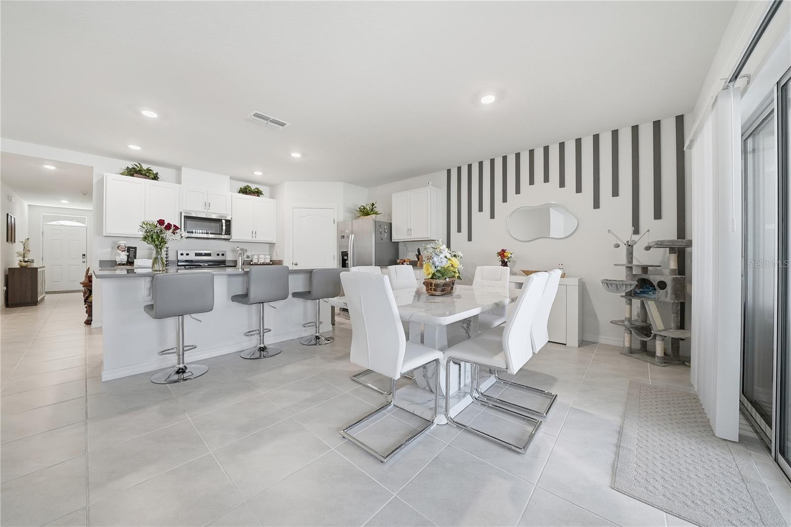 Casas a venda 2 - Jen Dantas 4133 SINGING MOCKINGBIRD BOULEVARD