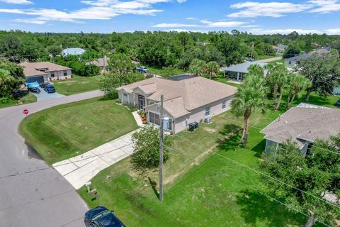 A home in NORTH PORT