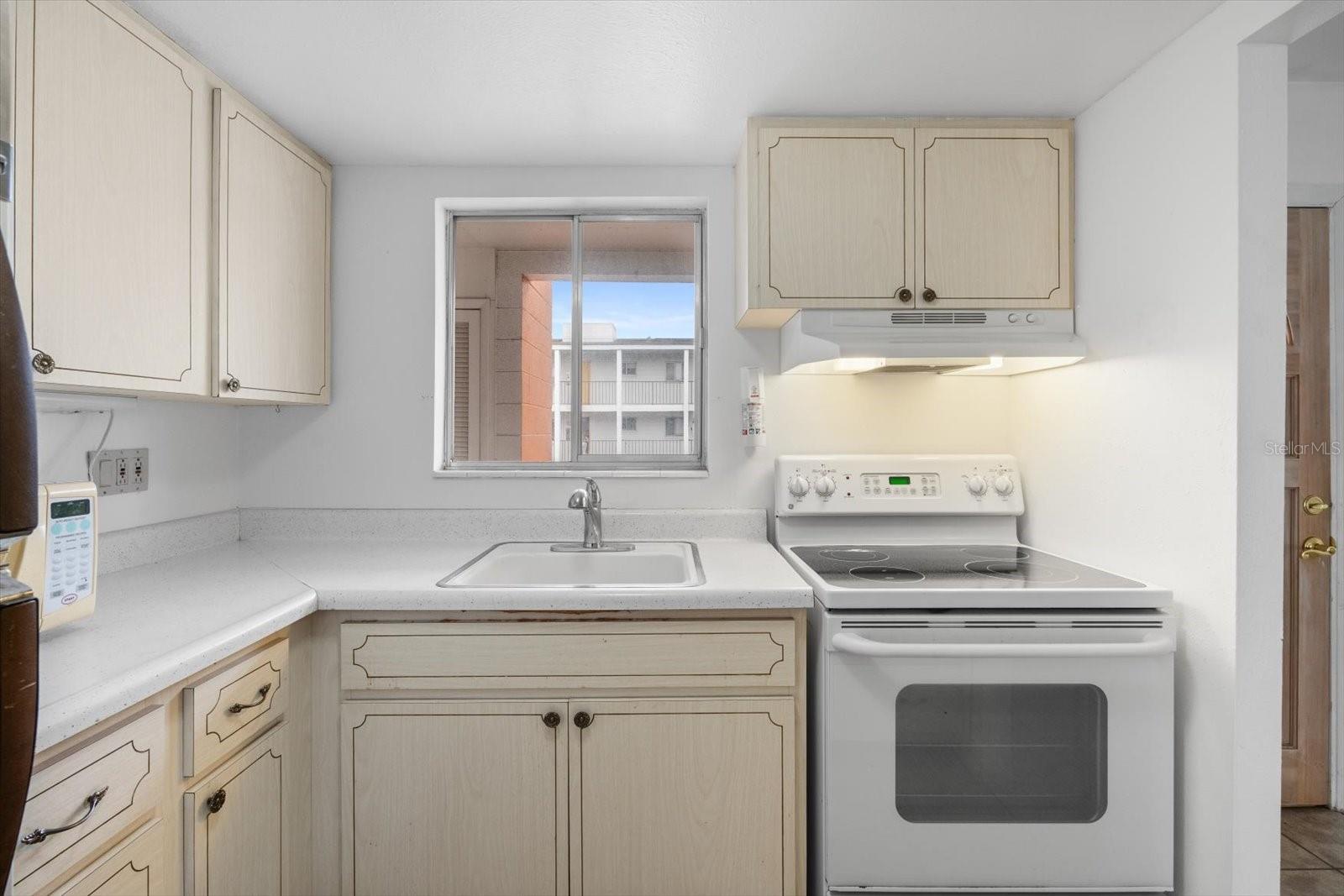 THE FOURTH BAYSHORE - Residential