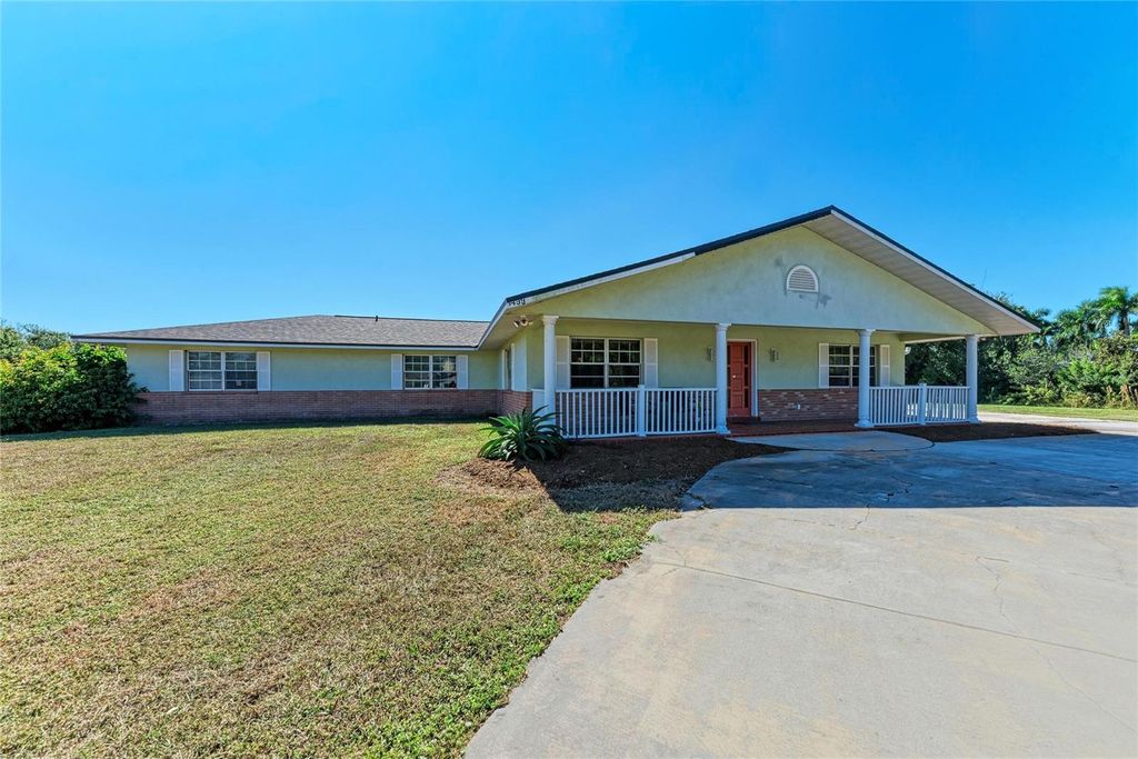 Photo of 1499 17th Street W, Palmetto, FL 34221 (MLS # A4673311)