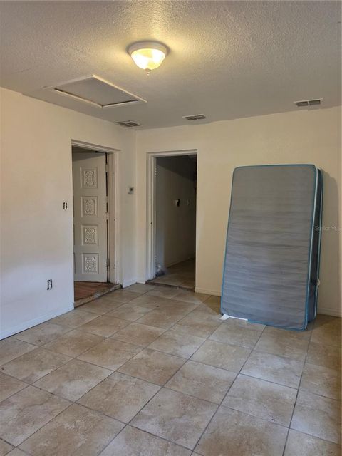Tiny photo for 1215 NW 15th Avenue, Ocala, FL 34475 (MLS # S5150346)