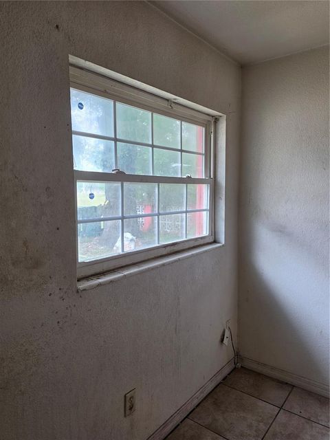 Tiny photo for 1215 NW 15th Avenue, Ocala, FL 34475 (MLS # S5150346)
