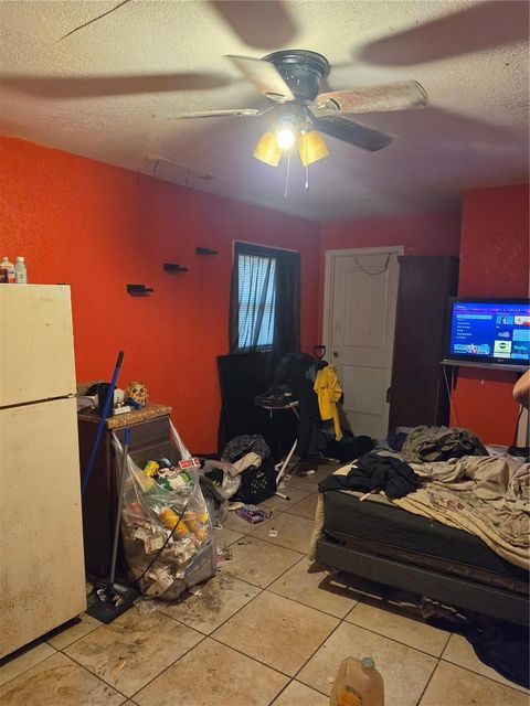 Tiny photo for 1215 NW 15th Avenue, Ocala, FL 34475 (MLS # S5150346)