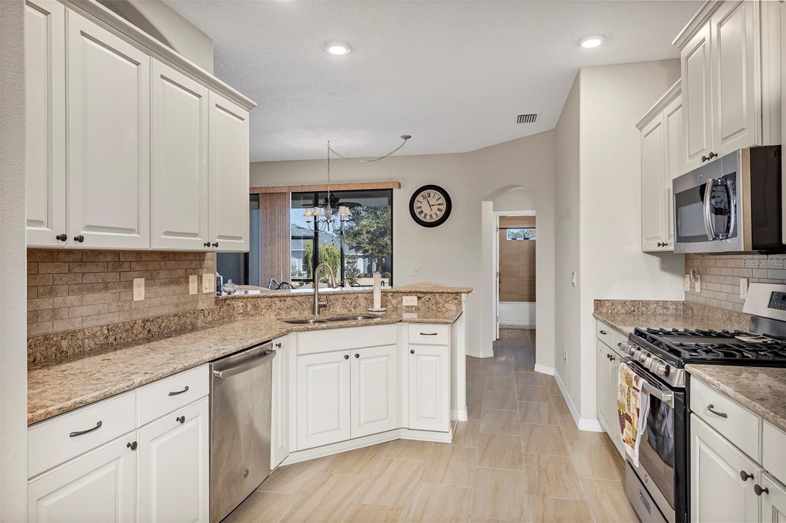 ARLINGTON RIDGE - Residential