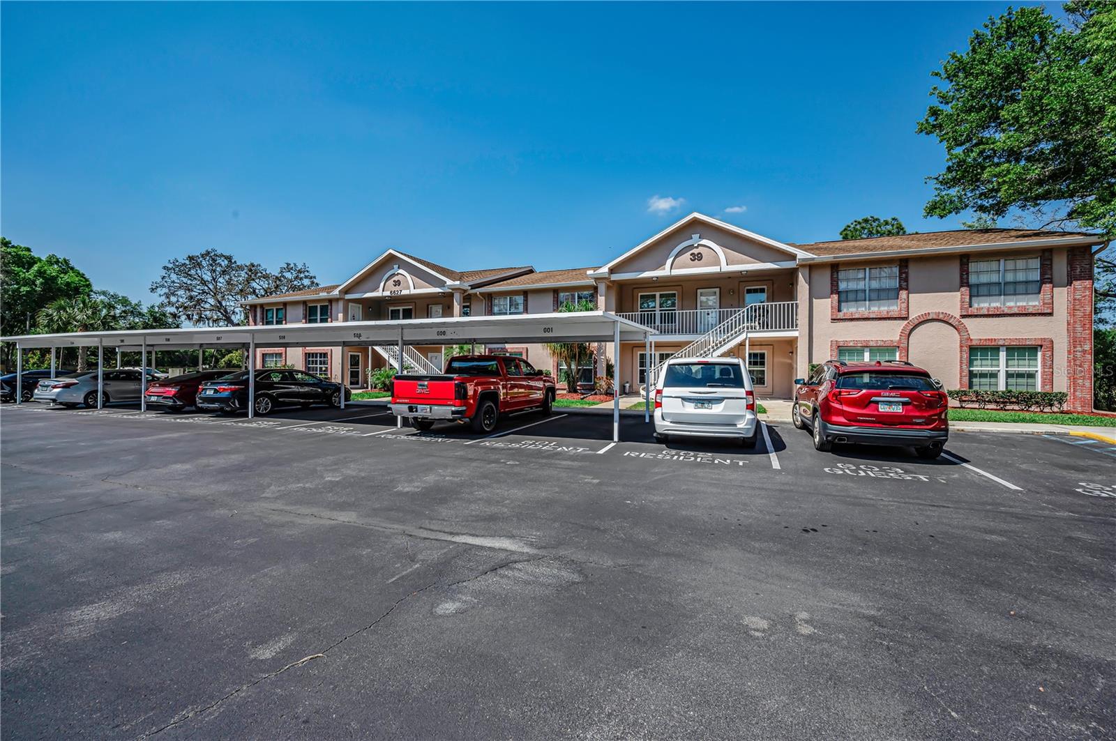 SUNNYBROOK CONDO 10 - Residential