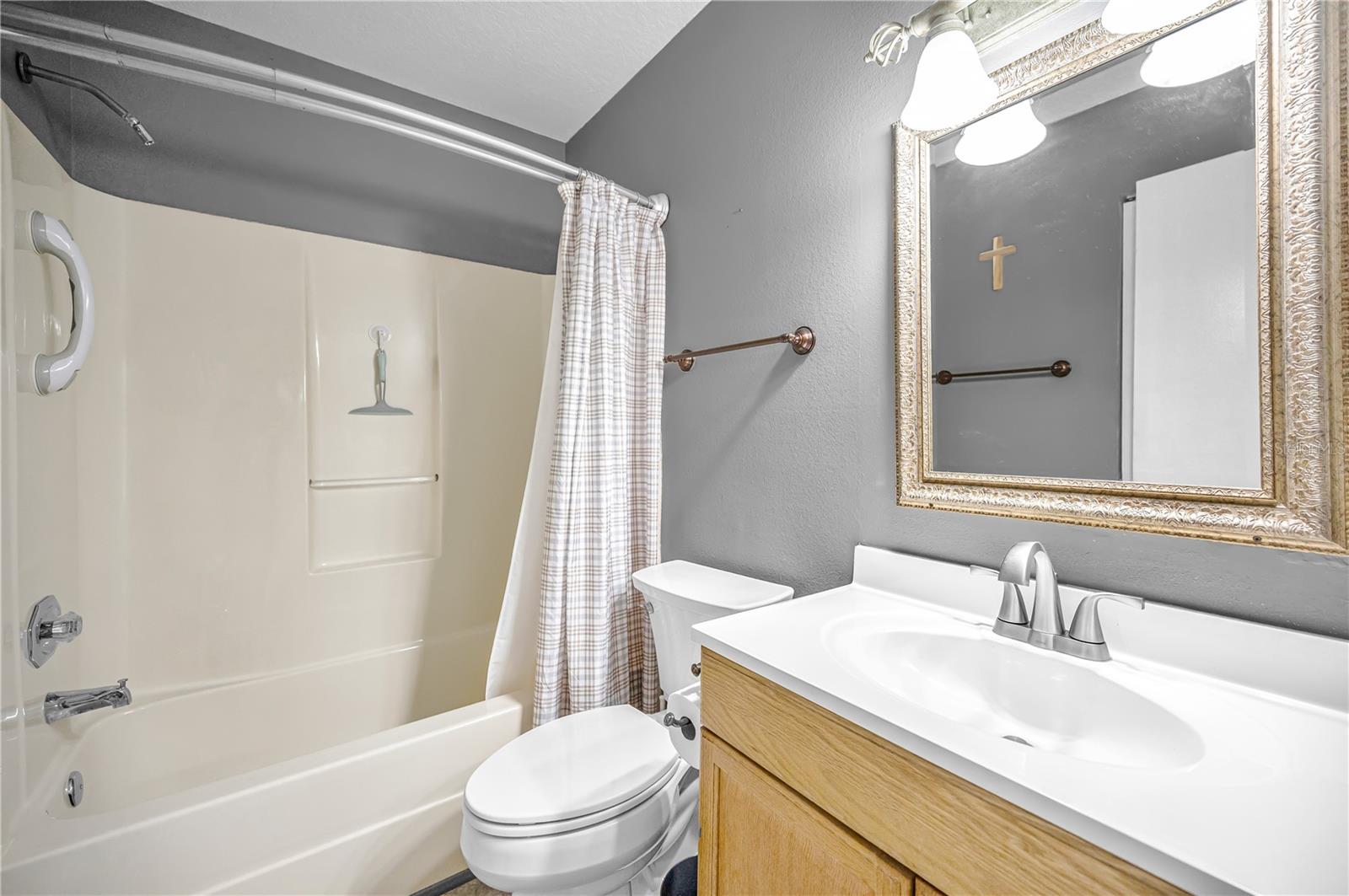 SUNNYBROOK CONDO 10 - Residential