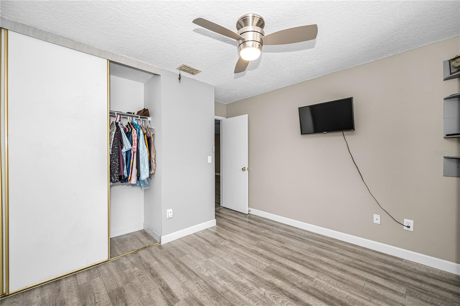 SUNNYBROOK CONDO 10 - Residential