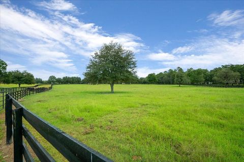 Tiny photo for 0 NW 150th Avenue, Ocala, FL 34482 (MLS # OM711090)