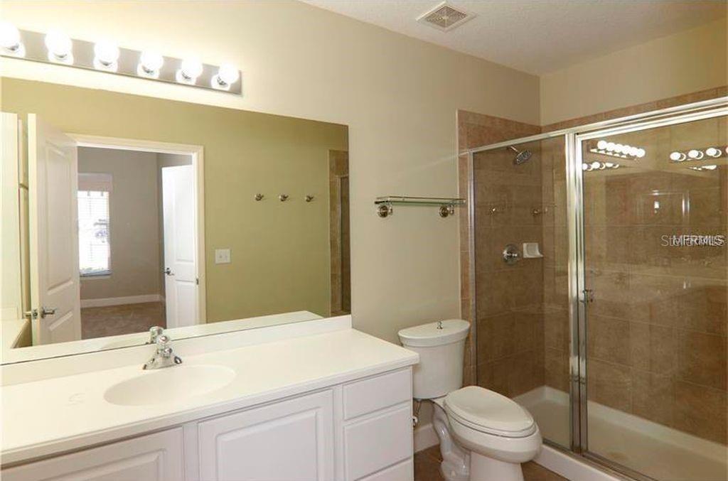 ARTISAN CLUB CONDO PH 2 - Residential
