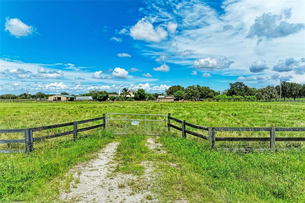 Photo of 23221 63rd Avenue E, Bradenton, FL 34211 (MLS # A4664583)
