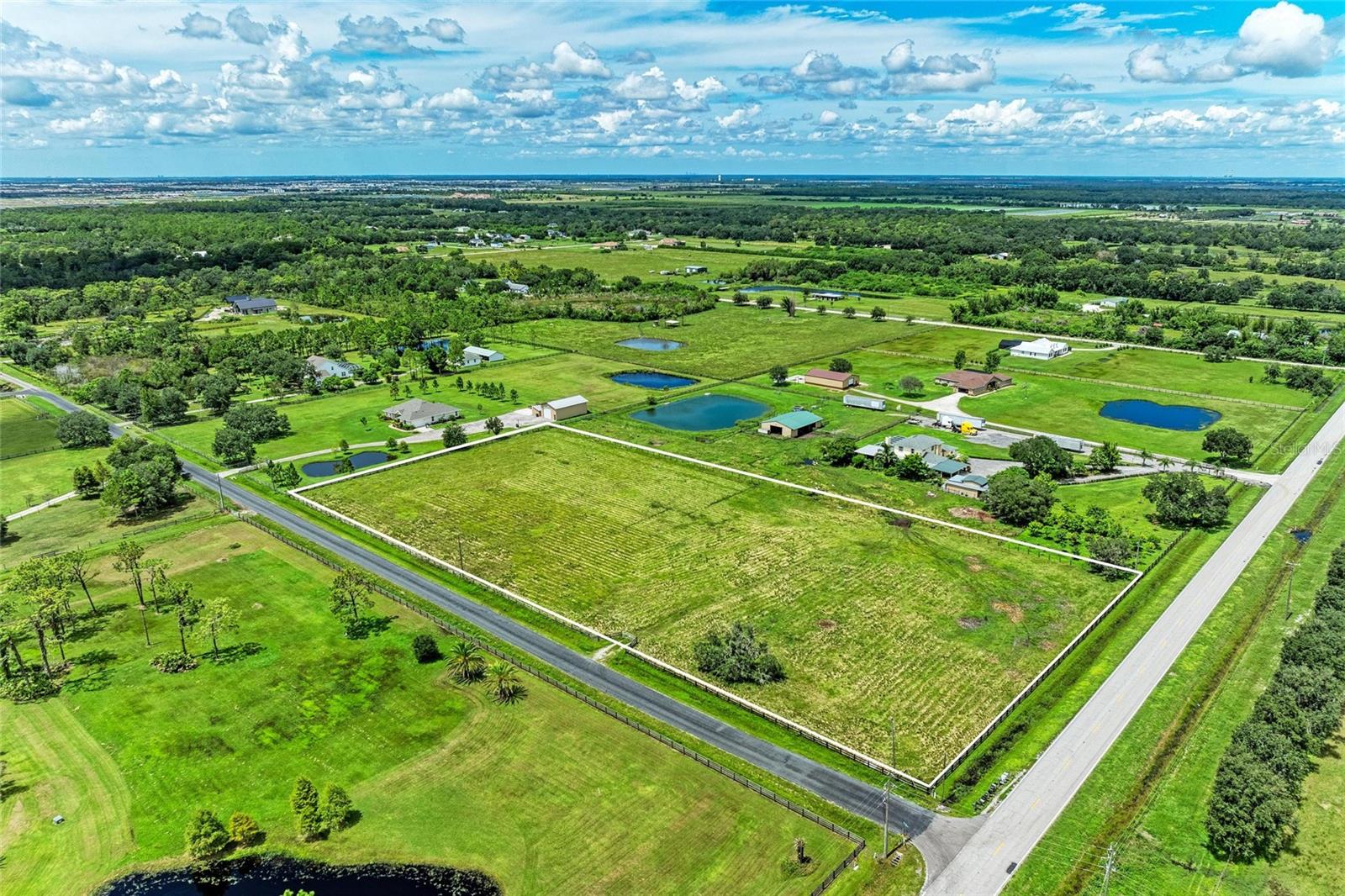 POMELLO PARK - Land