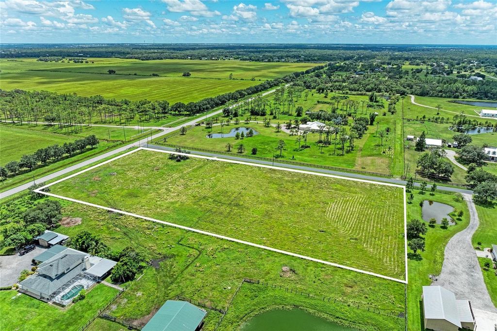 Photo of 23221 63rd Avenue E, Bradenton, FL 34211 (MLS # A4664583)