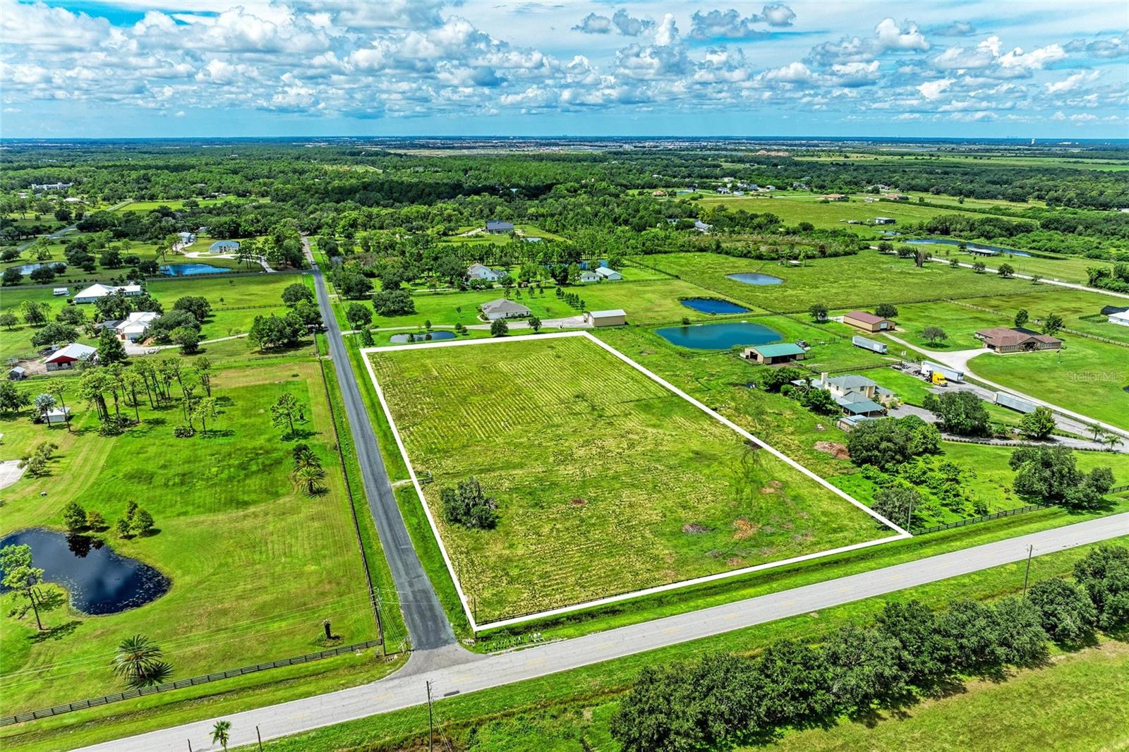 POMELLO PARK - Land