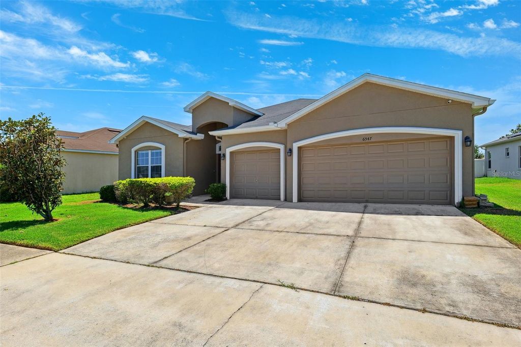 Photo of 6547 Castle Green Place, Zephyrhills, FL 33541 (MLS # TB8387513)