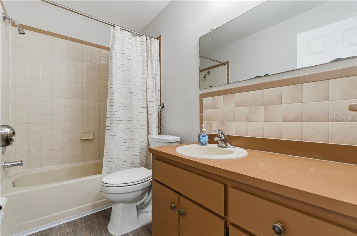 PINELLAS FARMS - Residential Lease