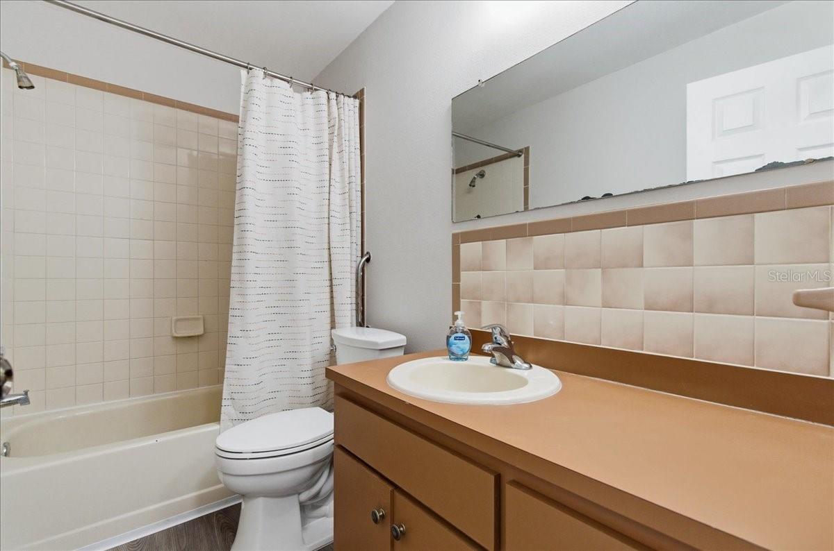 PINELLAS FARMS - Residential Lease