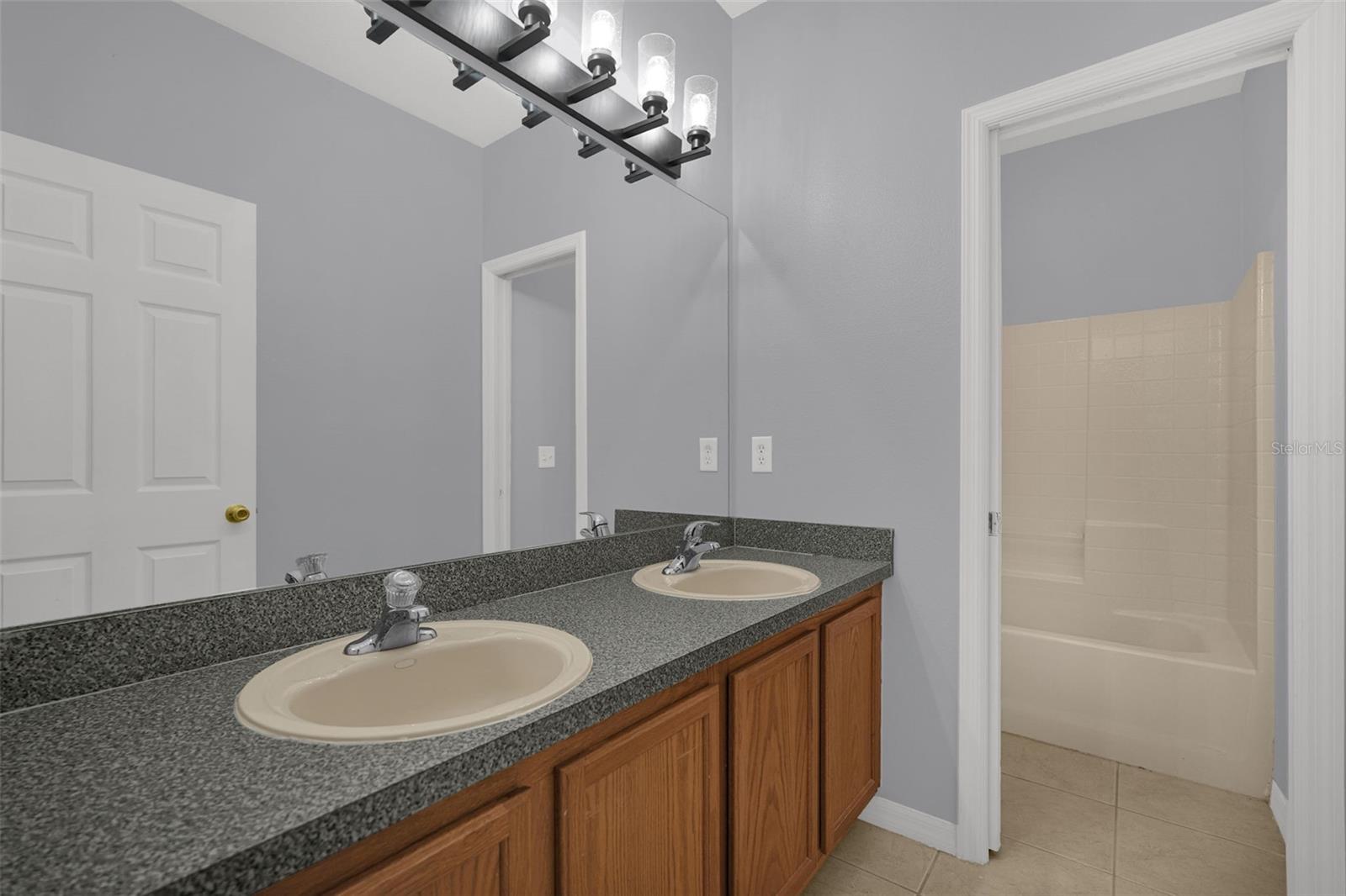 SUNSET RIDGE PH 02 - Residential