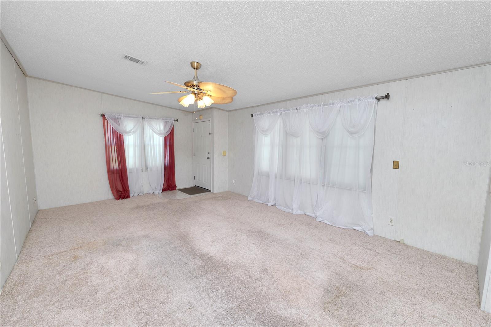 VILLAGE UNIT 03 LAKELAND - Residential