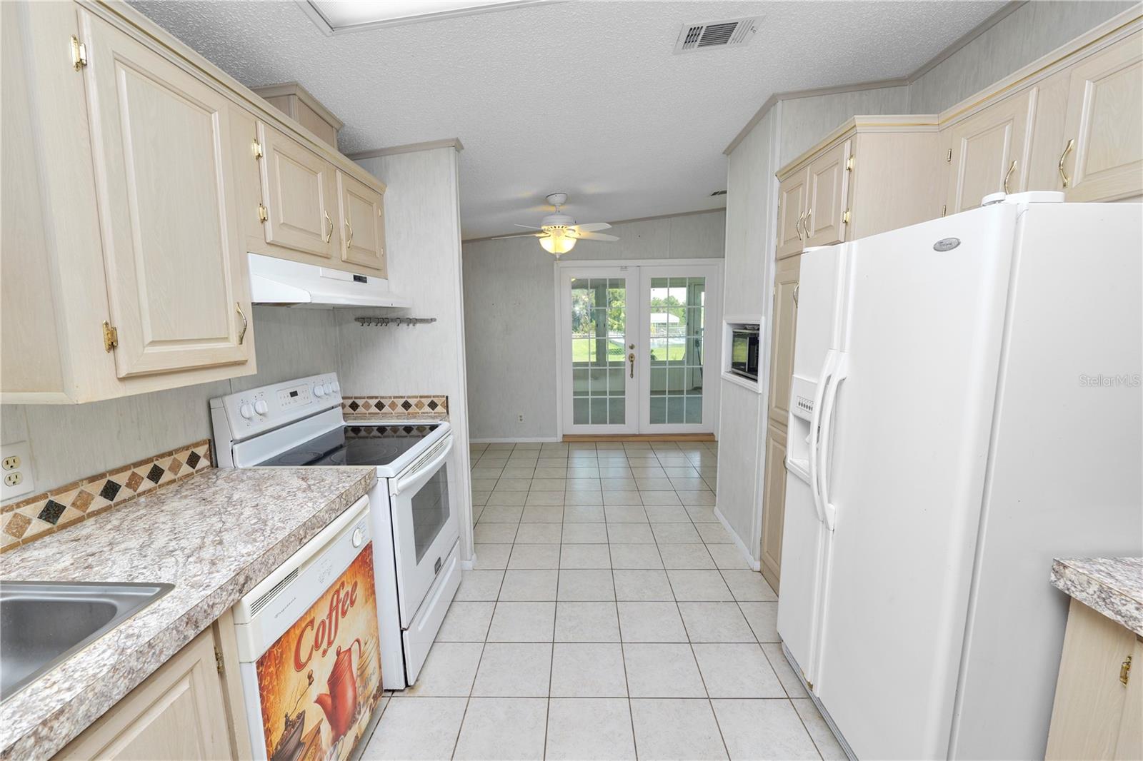 VILLAGE UNIT 03 LAKELAND - Residential