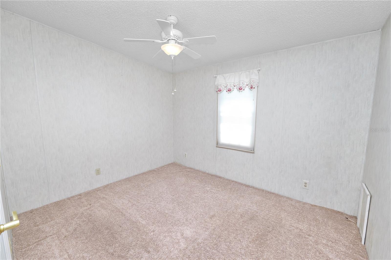 VILLAGE UNIT 03 LAKELAND - Residential