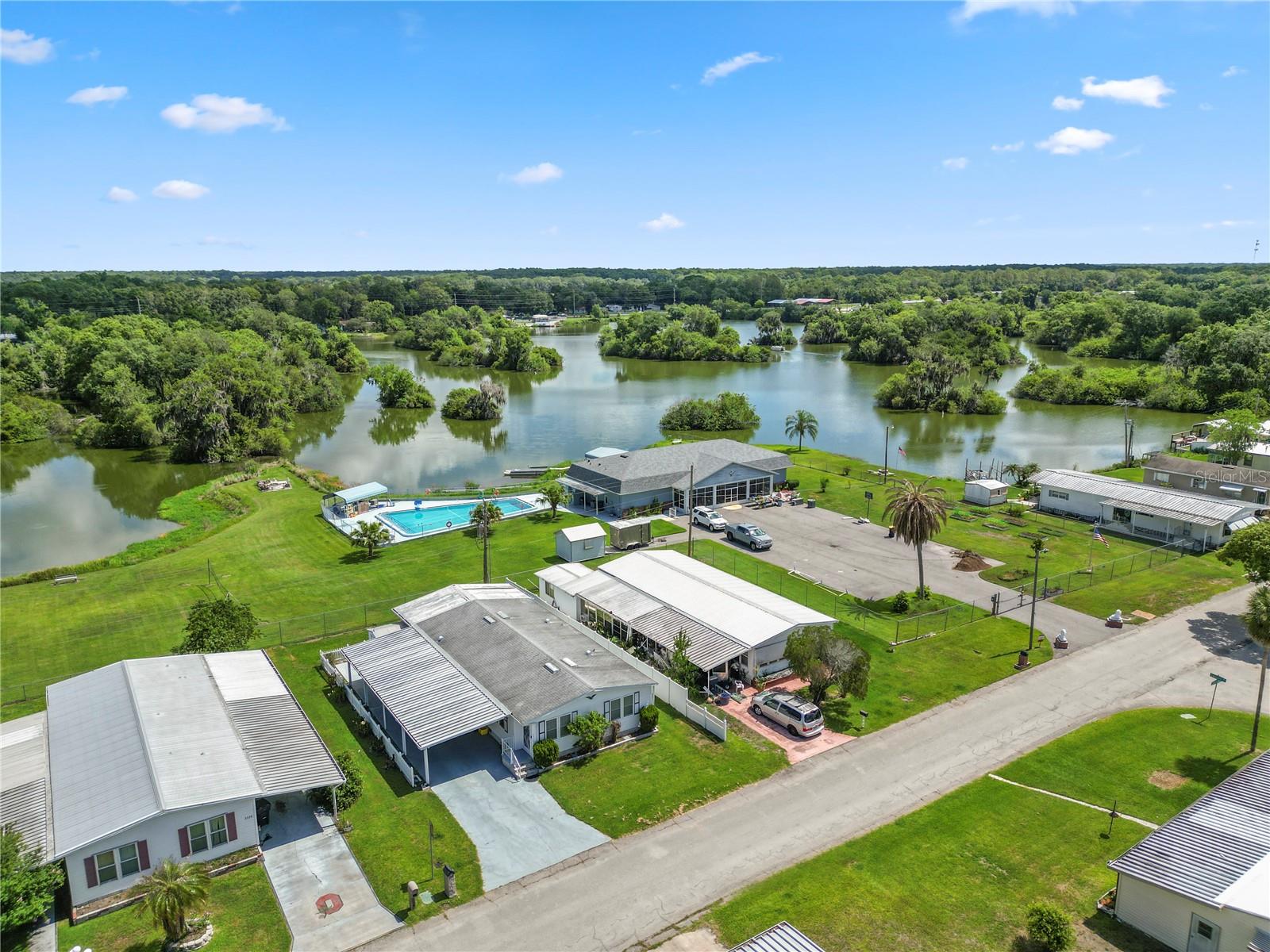 VILLAGE UNIT 03 LAKELAND - Residential