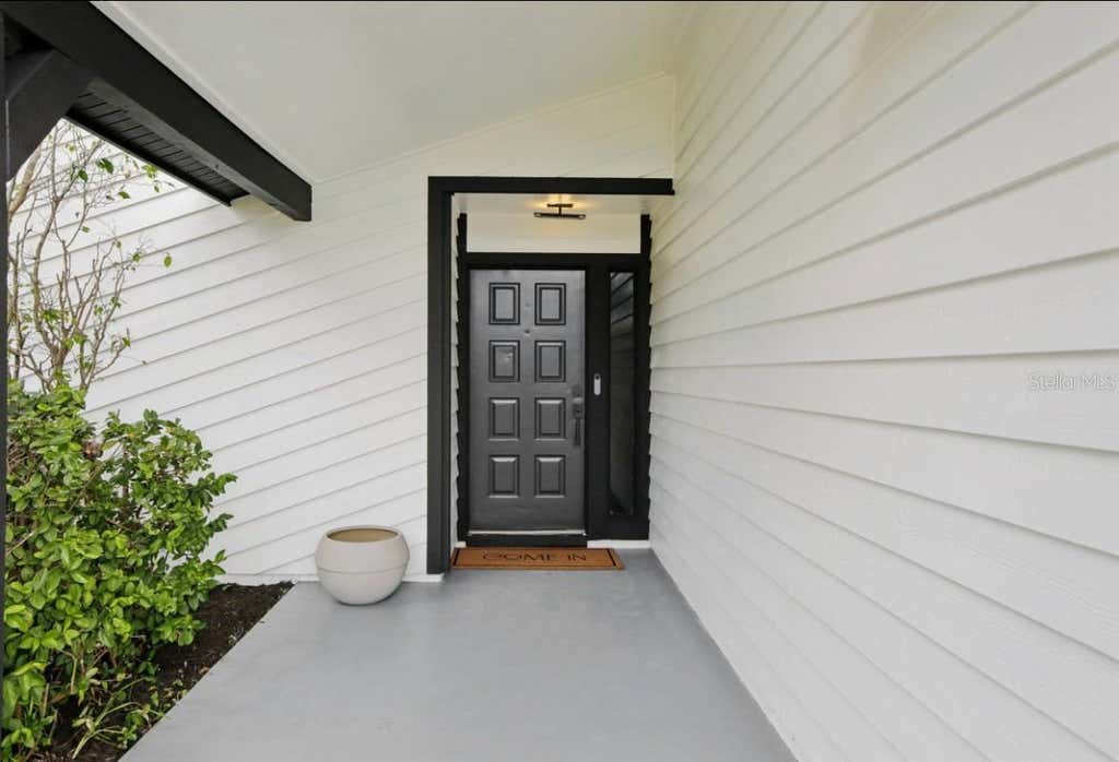 Photo of 665 Eastpointe Parkway, Sarasota, FL 34232 (MLS # A4701449)