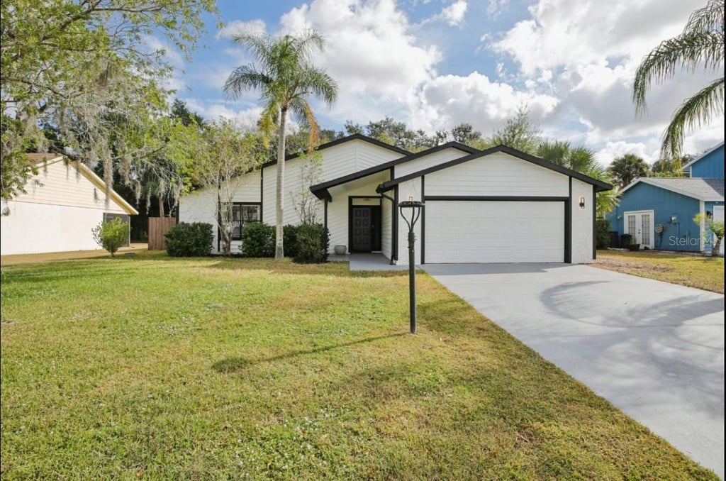Photo of 665 Eastpointe Parkway, Sarasota, FL 34232 (MLS # A4701449)