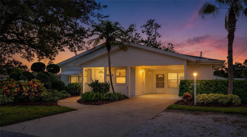 Photo of 3514 32nd Street W, Bradenton, FL 34205 (MLS # A4703577)